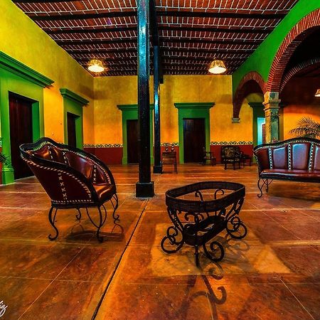 Hotel Mis Tres Sinaloas エクステリア 写真